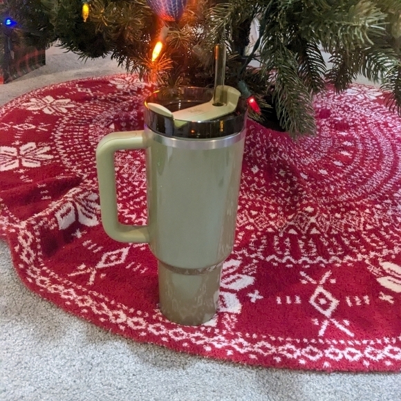 NWT Stanley x Starbucks 40 oz. Olive Pearl - Picture 3 of 3